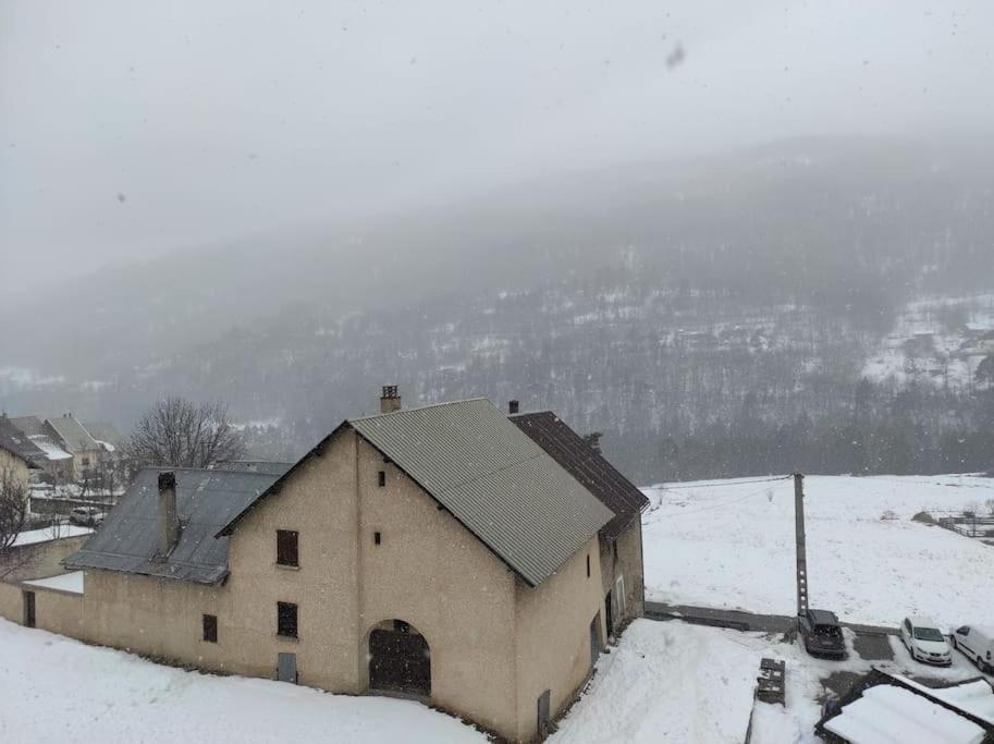 Appartement vue montagne, cosy et chaleureux Briançon Extérieur photo