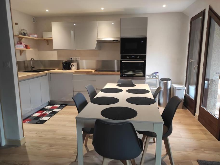 Appartement vue montagne, cosy et chaleureux Briançon Extérieur photo