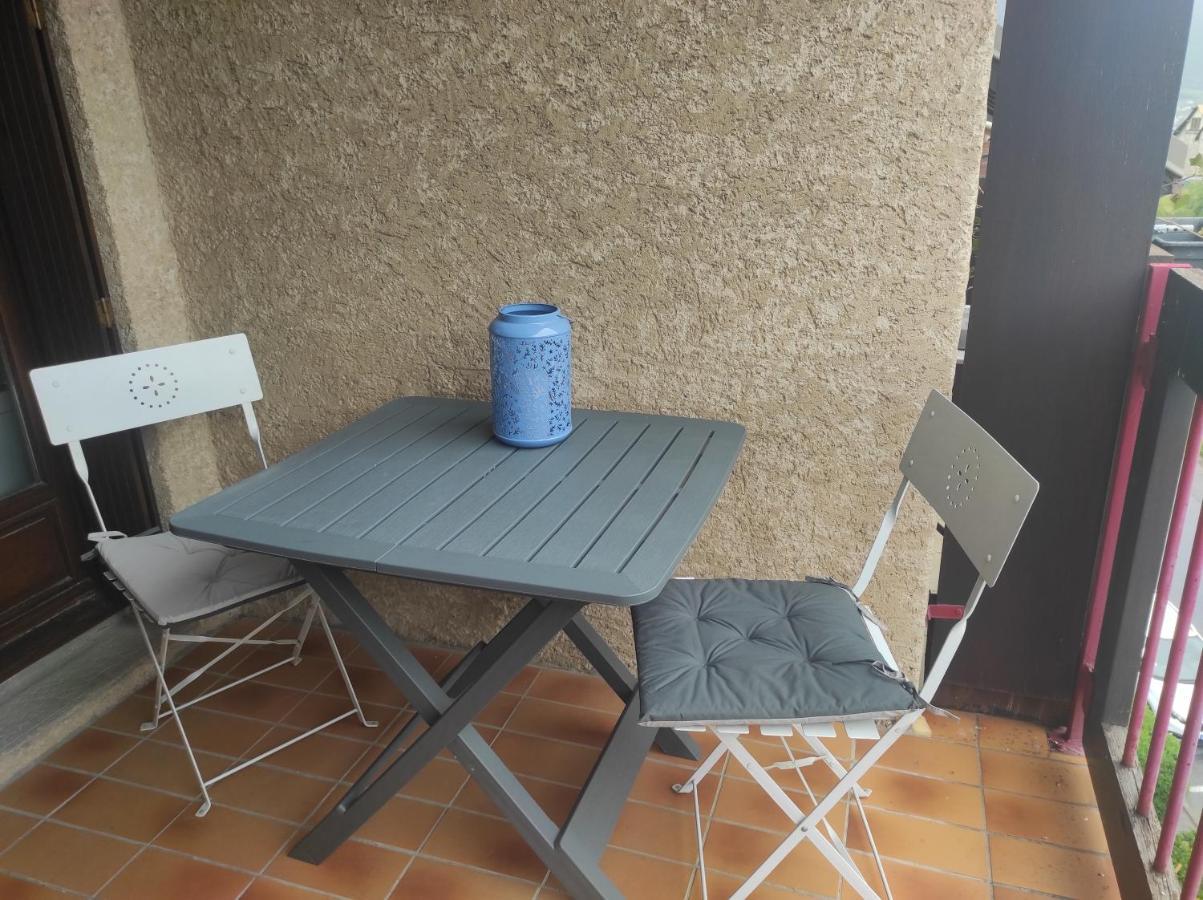 Appartement vue montagne, cosy et chaleureux Briançon Extérieur photo